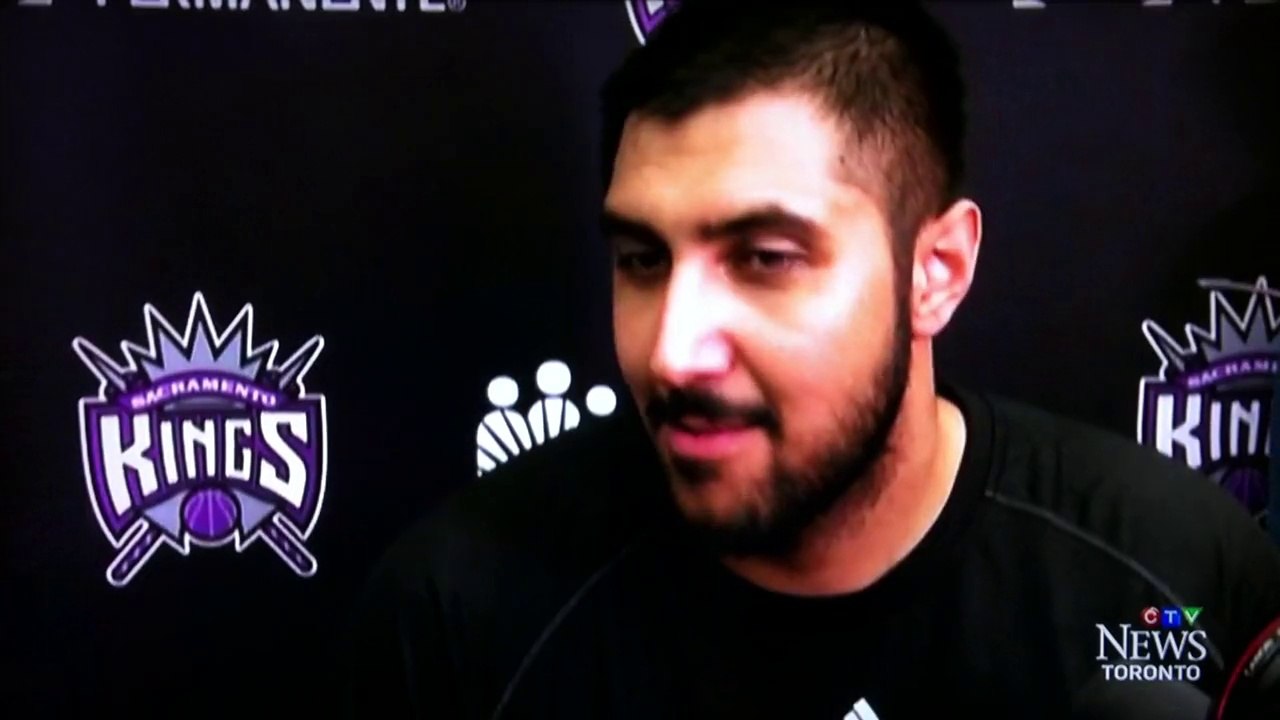 Sim Bhullar makes his NBA debut!