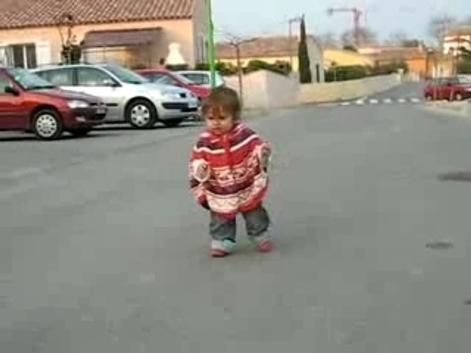 Léïa se promène 1