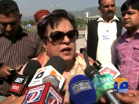 PTI leader Shireen Mazari arrives at Joint session of parliament-06 April 2015