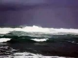 Waves from hurricane 