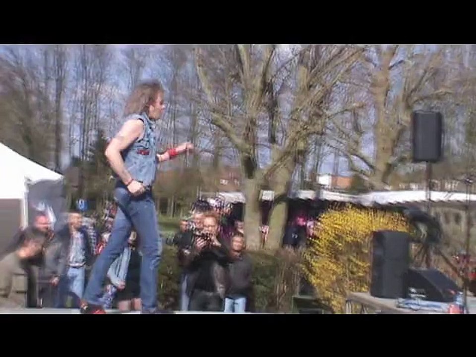 PAT SCOOT en concert a la fete de moto de carvin