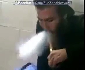 انگریزوں کو چھوڑو، پٹھان بھائی کا ٹائلینٹ دیکھو