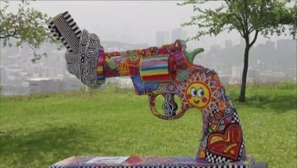 Monterrey: des pistolets noués pour promouvoir la non-violence