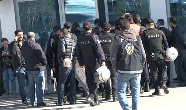Hasan Fırat Gedik davasında adliye önünde polis müdahalesi