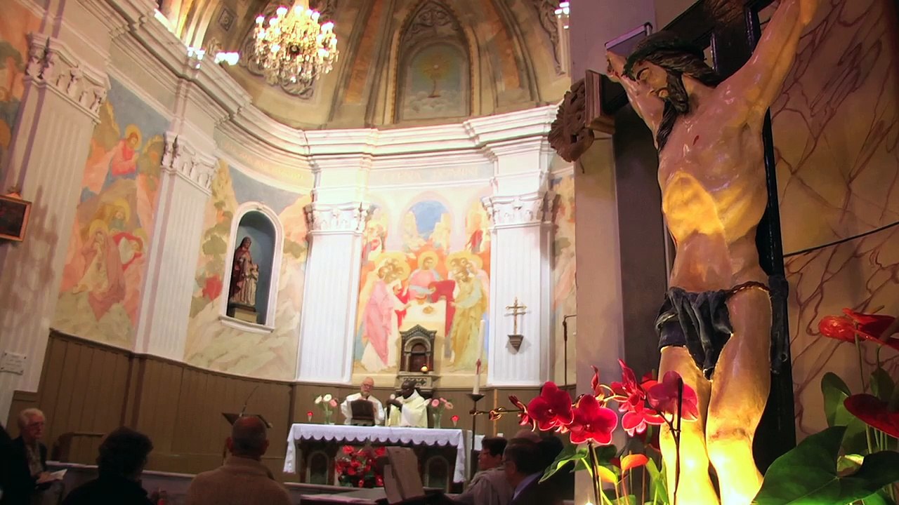 Dimanche Pascal à Cargèse : la communion des rites latins et grecs