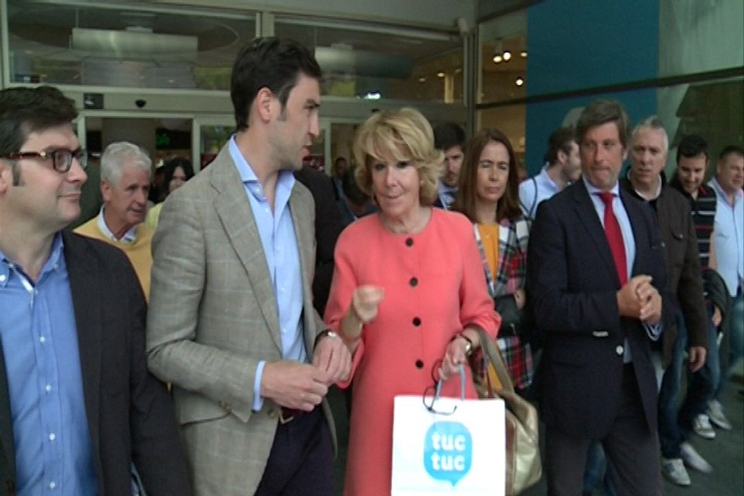 Aguirre se lleva de La Vaguada regalos para sus nietos