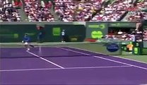 Novak Djokovic effraie un ramasseur de balles