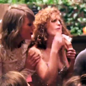 Taylor Swift faz surpresa para melhor amiga - parte 3