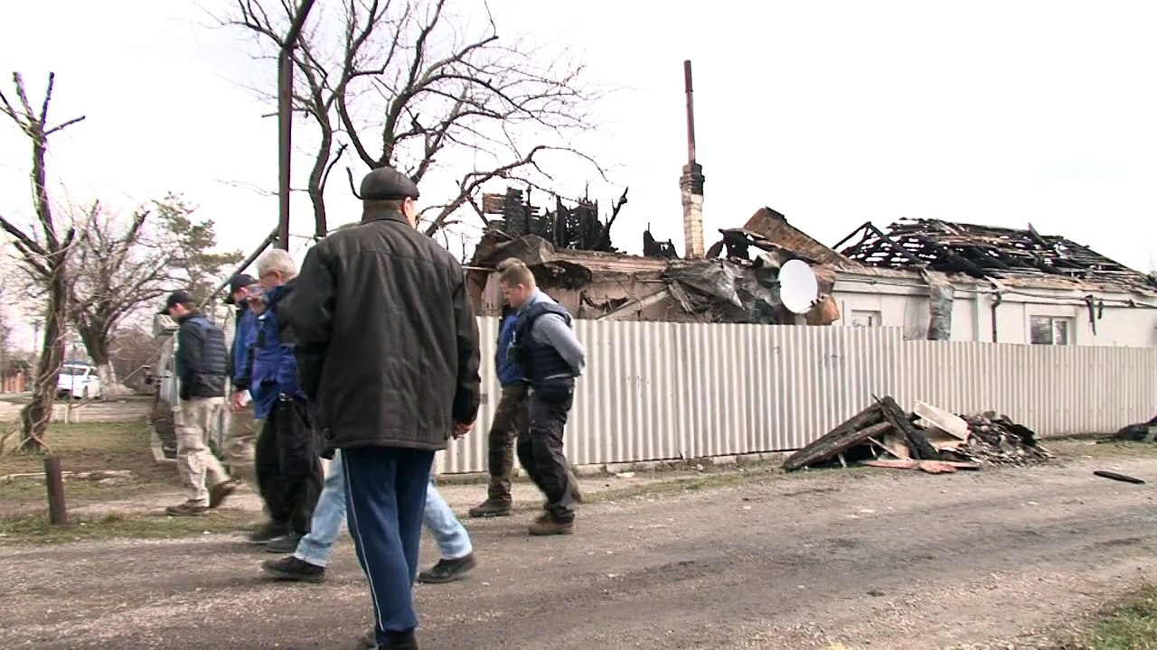 Ukraine: une maison détruite par un obus à Donetsk