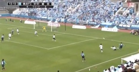 48 Yaşındaki Futbolcu Tribünleri Coşturdu