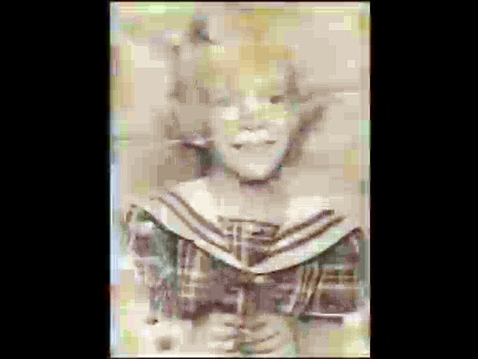 Restoration and colorisation of a photograph of a girl