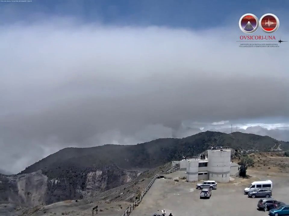 erupción del volcán Turrialba en Costa Rica