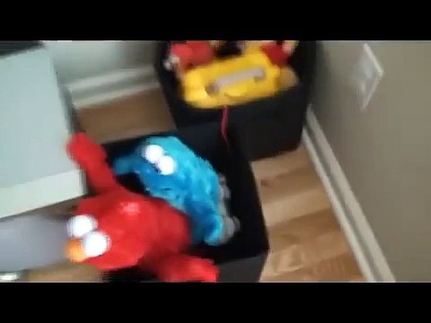Elmo et Cookie Monster prennent du bon temps