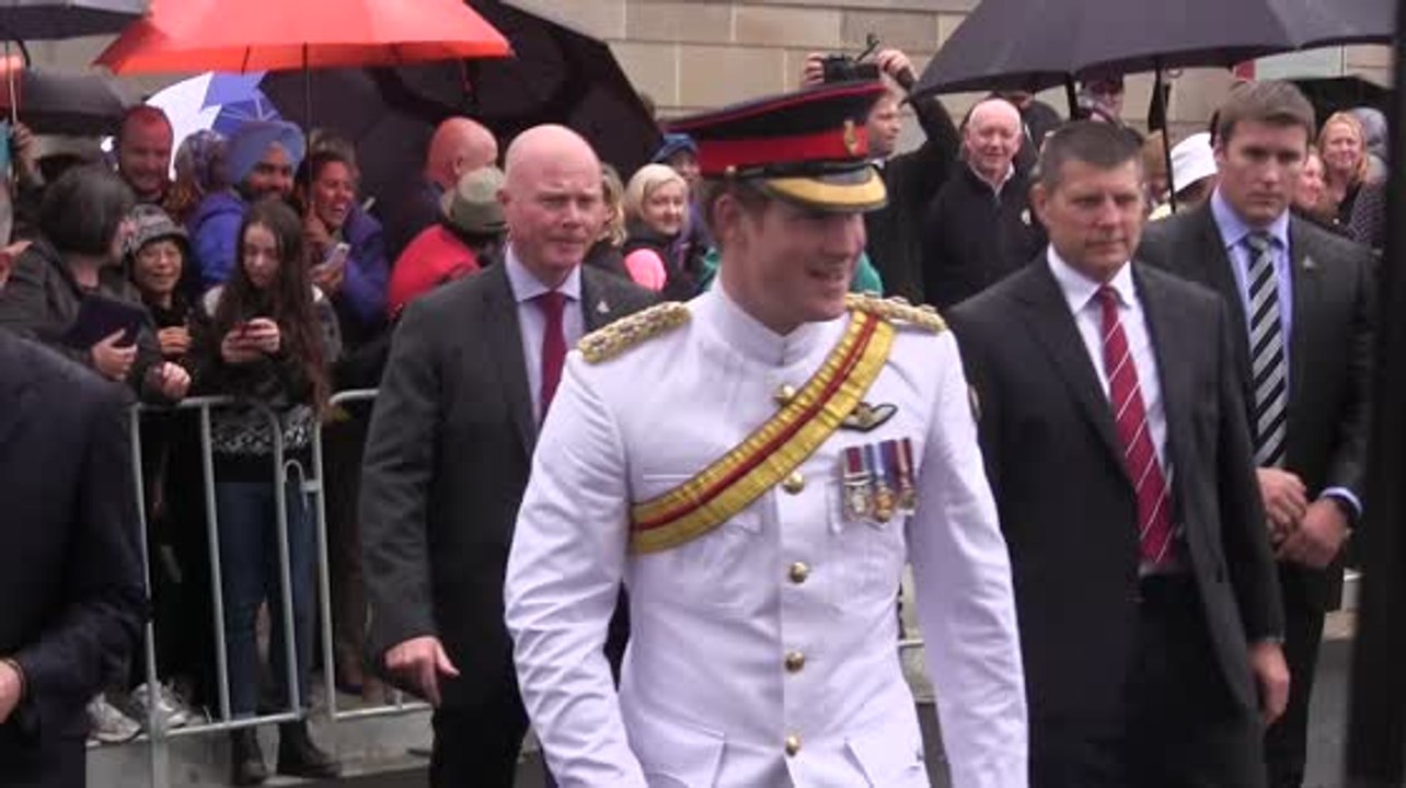 Prinz Harry ist ein echter Offizier und Gentleman in Australien