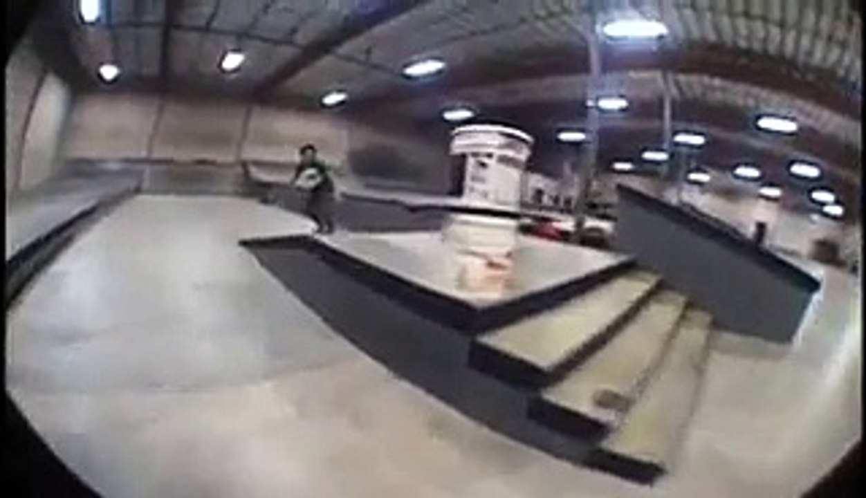 Stunning skateboarding guy addtofun.com
