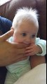 Babasının Parmağıyla Garip Sesler Çıkaran Bebek