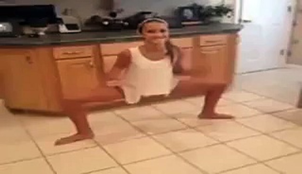 Weird style  The crab dance addtofun.com
