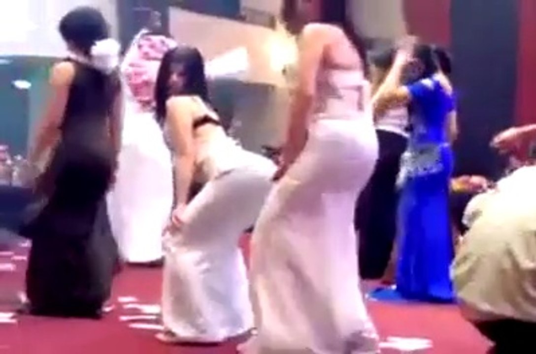Two Girls Mind Billowing Dance Must Watch