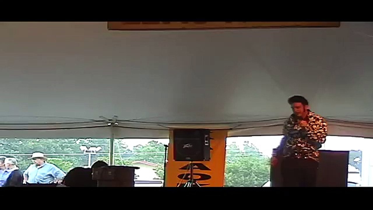 Anthony Hopkins sings 'Working ON A Building' at Elvis Week