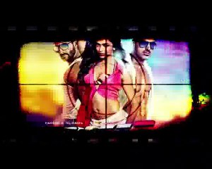 Sunny Leone Wardrobe Malfunction at movie premiere video