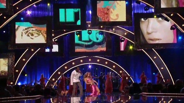 Shakira - Hips Dont Lie Live Stage Show New York.mkv