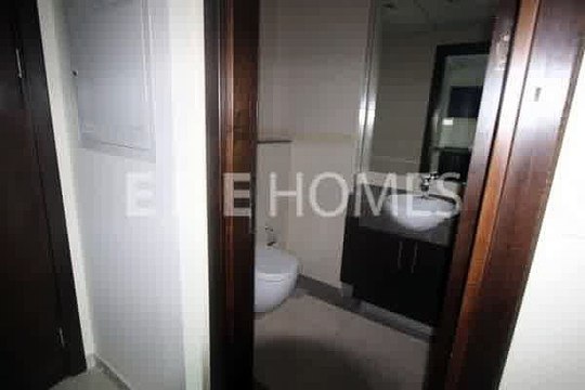 Beautiful One Bedroom Apartment in Bay Central Tower ER S 2928