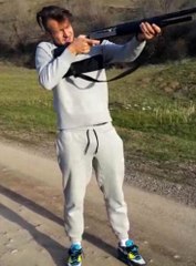 Batuhan Karadeniz'den Tüfekli Paylaşıma Açıklama: Art Niyetim Yok