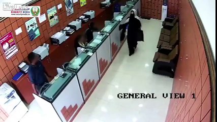 Dunya News - Police captured Woman dacoit