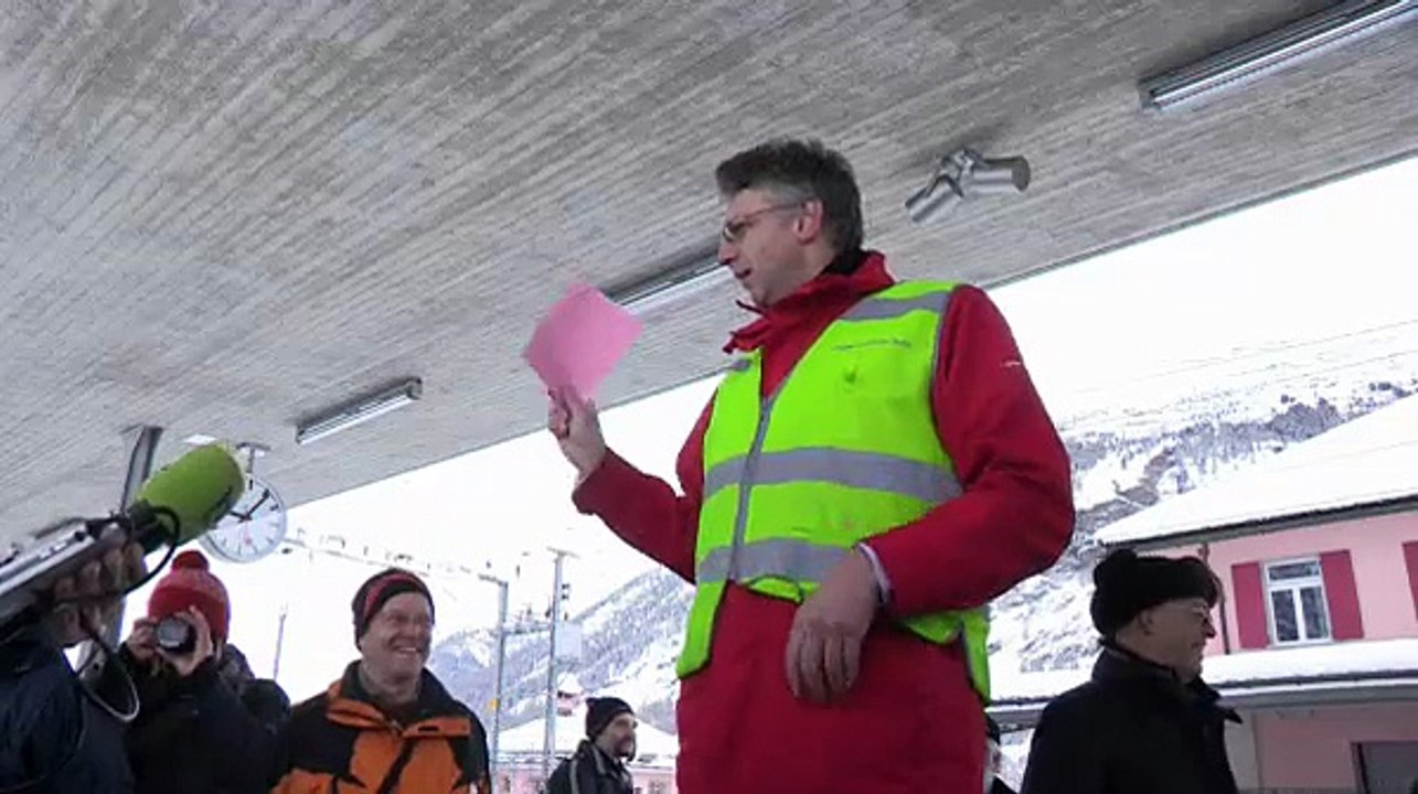 Dampfschneeschleuder - Nostalgiefahrt in den Schweizer Alpen