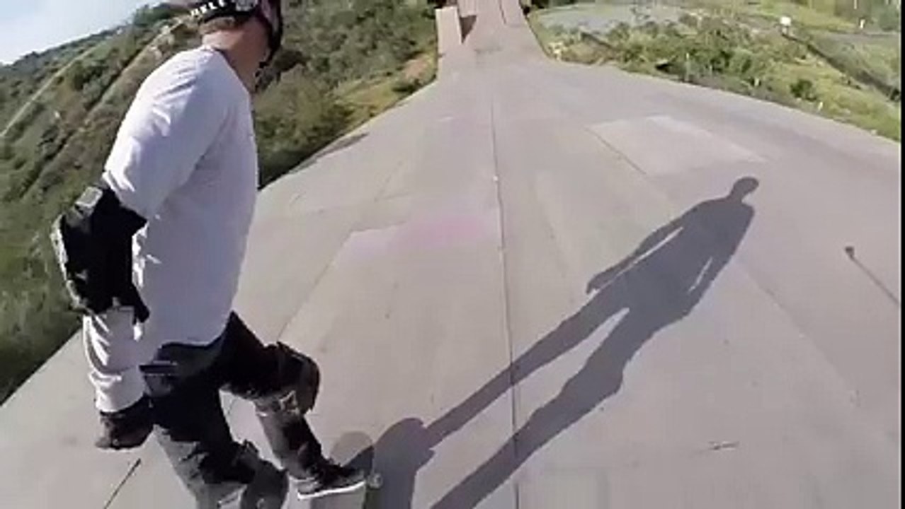 Un incroyable saut en Skateboard de Bob Burnquist​