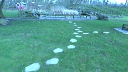 Première rechercher d'oeufs de Pâques d'Edden 05/04/2015