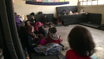 مشهد الرؤوس المقطوعة دفع كثيرين من سكان اليرموك للنزوح عن مخيمهم