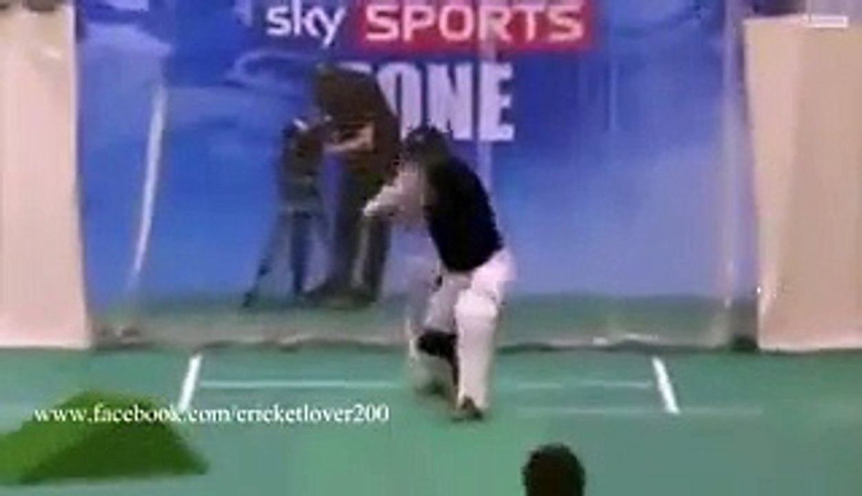 Great Wasim Akram bowling after 10 years batsmen Nasir Hussain