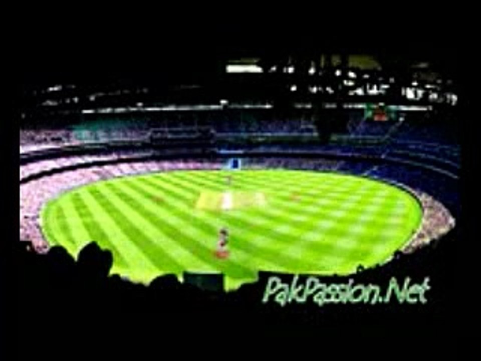 Mohammad Asif Magic Ball to Cameron White