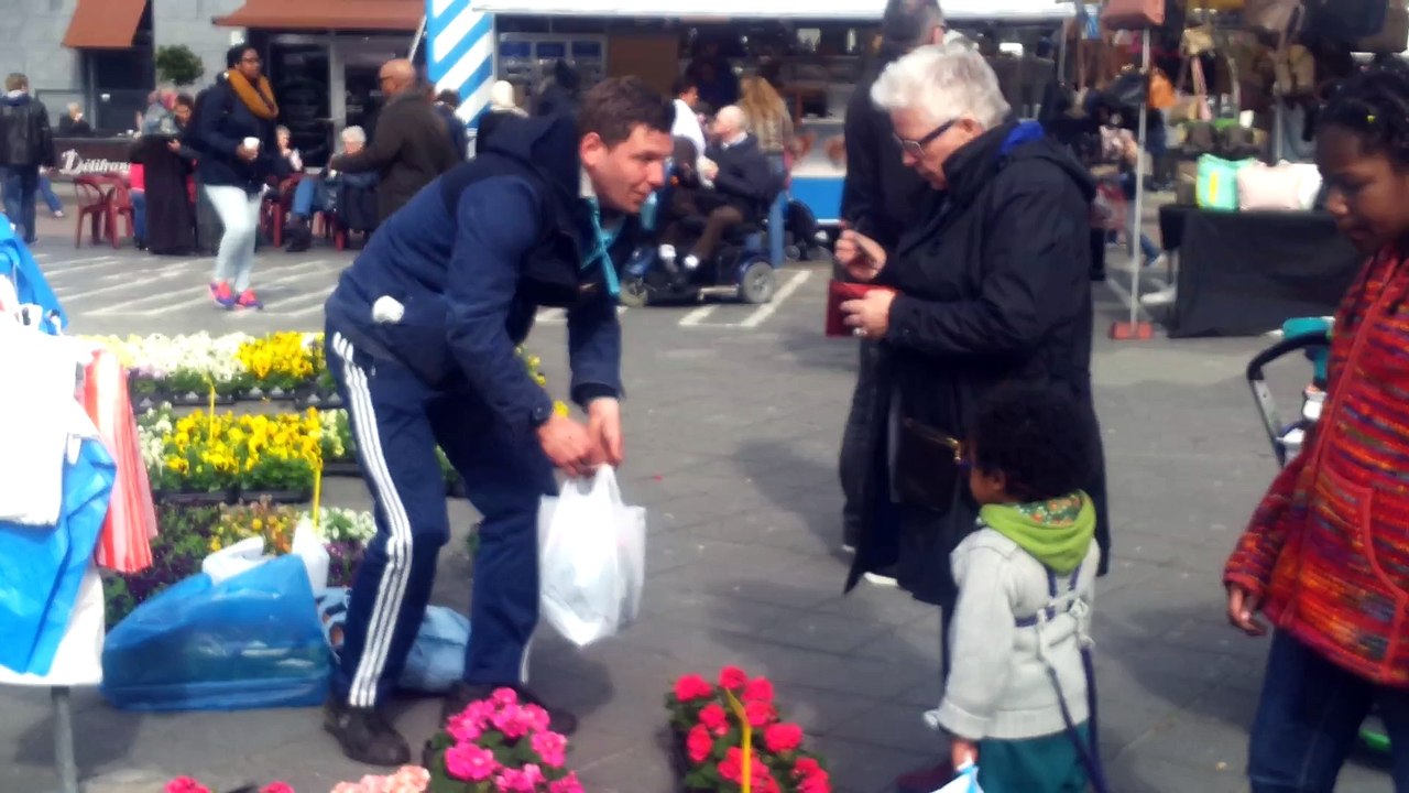 Chris op de markt in Rotterdam