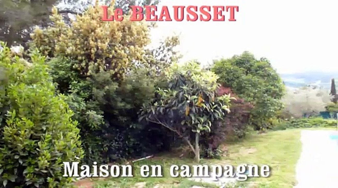 VENTE VILLA PLAIN-PIED LE BEAUSSET 5 pieces entierement renovee jardin et piscine