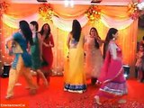 Awesome Cutest Bride Dancing On Mehndi (HD) - Video Dailymotion
