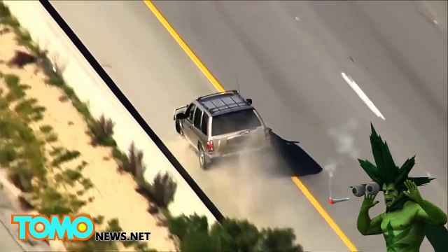 مطاردة بوليسية والمشتبه به يدمّر سيارته بالكامل