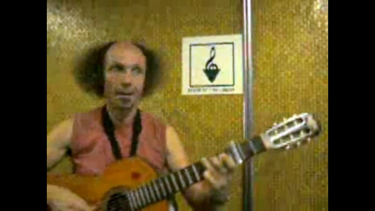 quand HUGUES DRAYE chante au métro (Montgomery, Bruxelles, 2008)