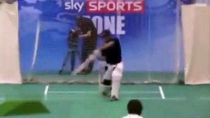Wasim Akram Bowling After 10 years Against Nasir Hussain