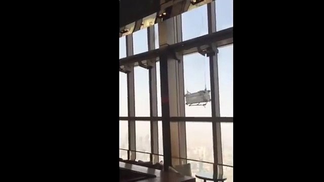 Sensations fortes pour ces laveurs de vitres