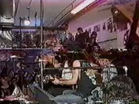 Guns N Roses - Used To Love Her (Live)