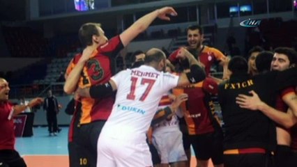 Galatasaray Fenerbahçe’yi yenerek yarı finale yükseldi