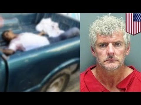 Мужчина убил соседа, погрузил в машину и привёз к адвокату