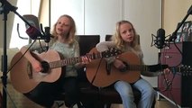 Deux jumelles commencent à chanter un titre connu, leur version vous fera rêver!