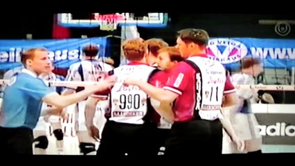 Lentopallon Suomen Cup-finaali 2002: Isku-Volley vs Salon PiiVolley - 1. erä