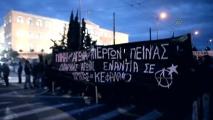 Atina'da İktidar Karşıtı Gösteri