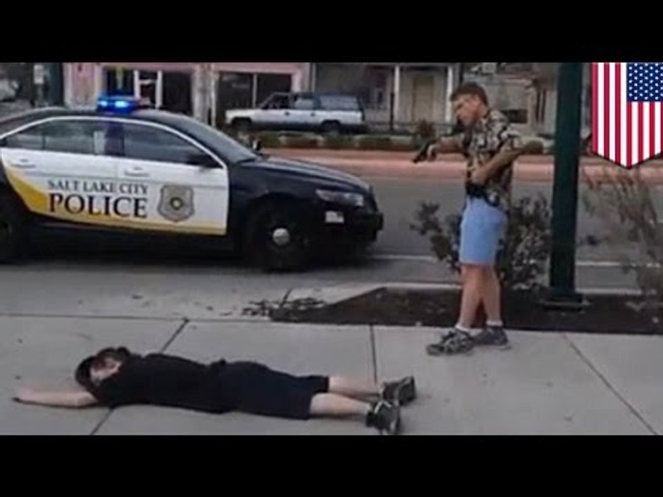 Man with gun: ex-cop stops man with knife in Sa...