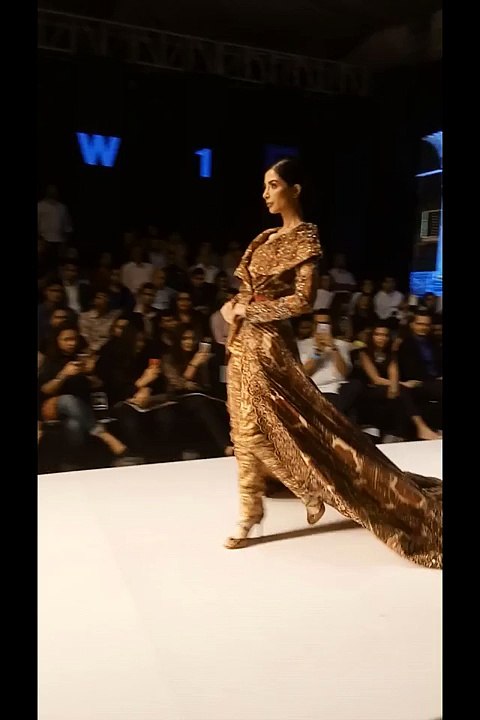 Sabeeka Imam in Shamaeel - Finale of Fashion Pakistan Week Spring/Summer 2015 #TFPW15