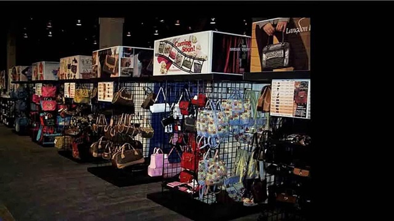 Stunning Retail Store Displays & Accessories